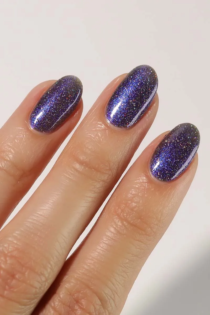 Cirque Colors Destiny Lady Luck nagellack svart holografisk