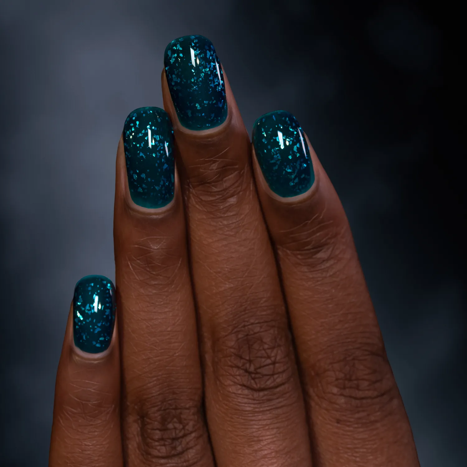 ILNP Opening Night Take A Bow nagellack deep teal flakie