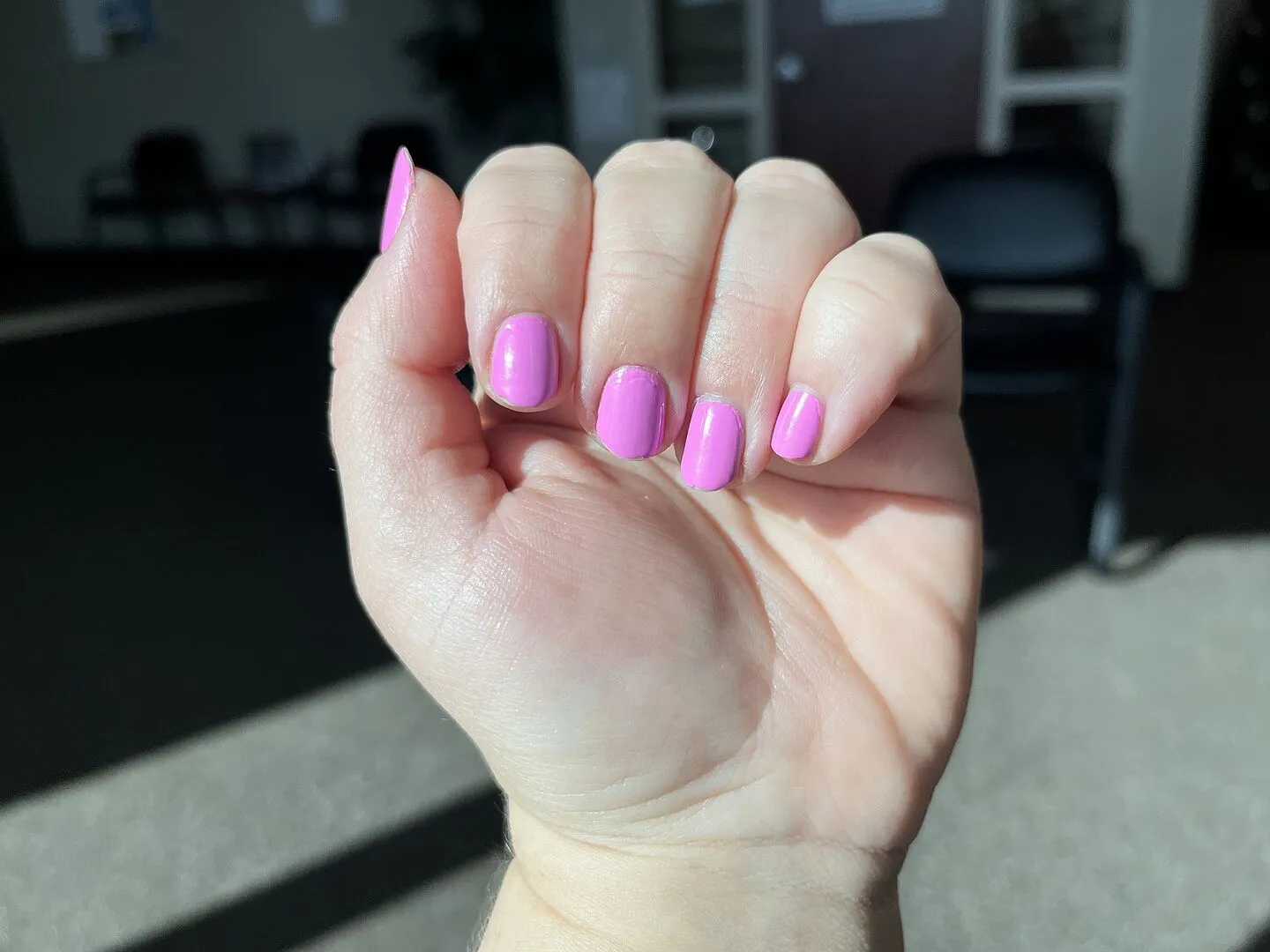 Cirque Colors Socialite neon nagellack rosa-lila crème