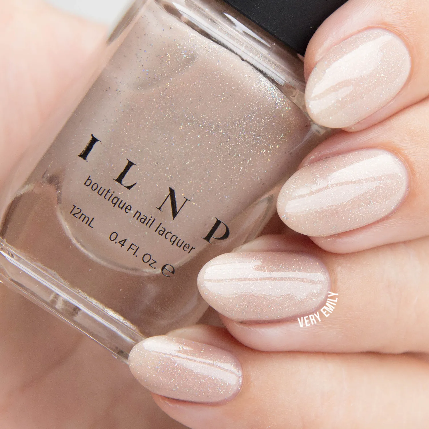 ILNP Elle nagellack nude holografiskt skirt