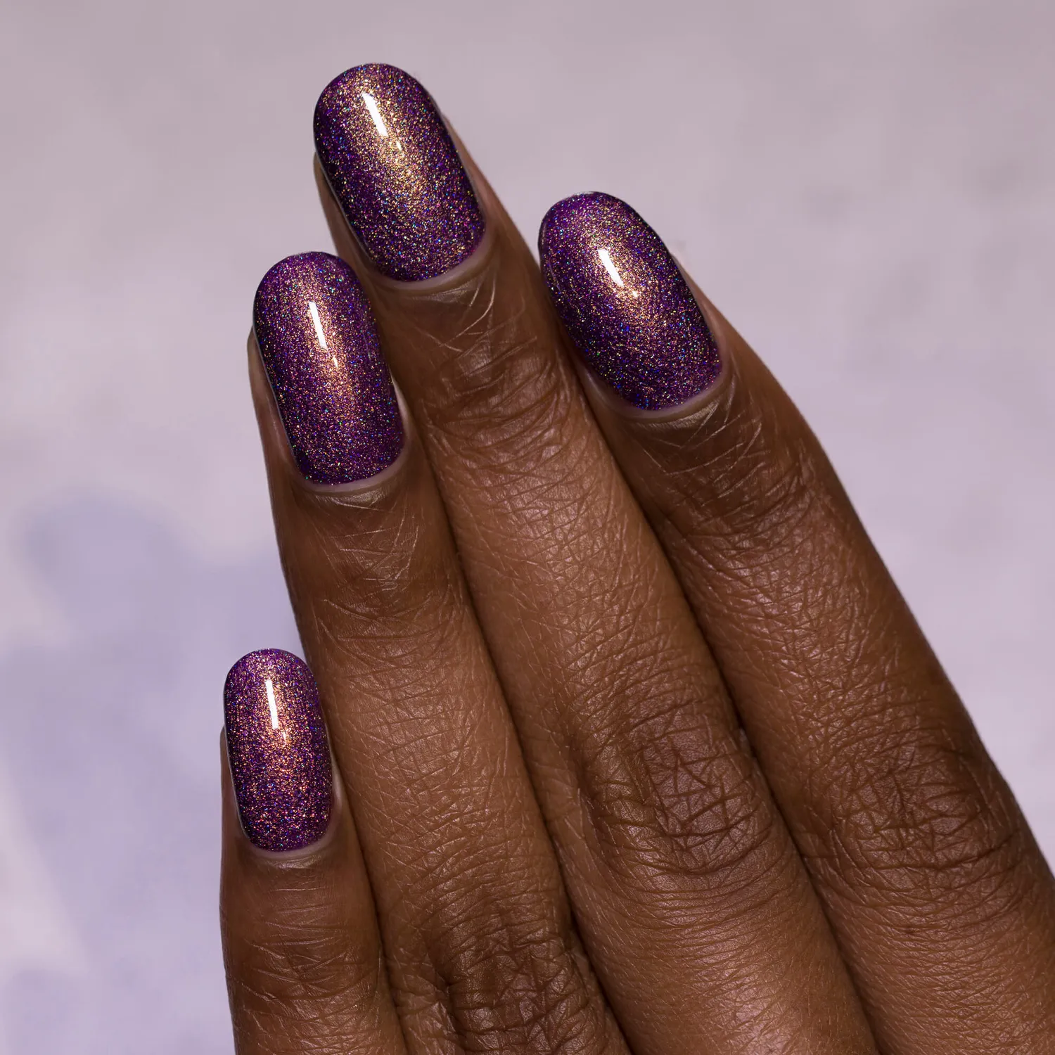 ILNP Off The Grid nagellack lila holografisk