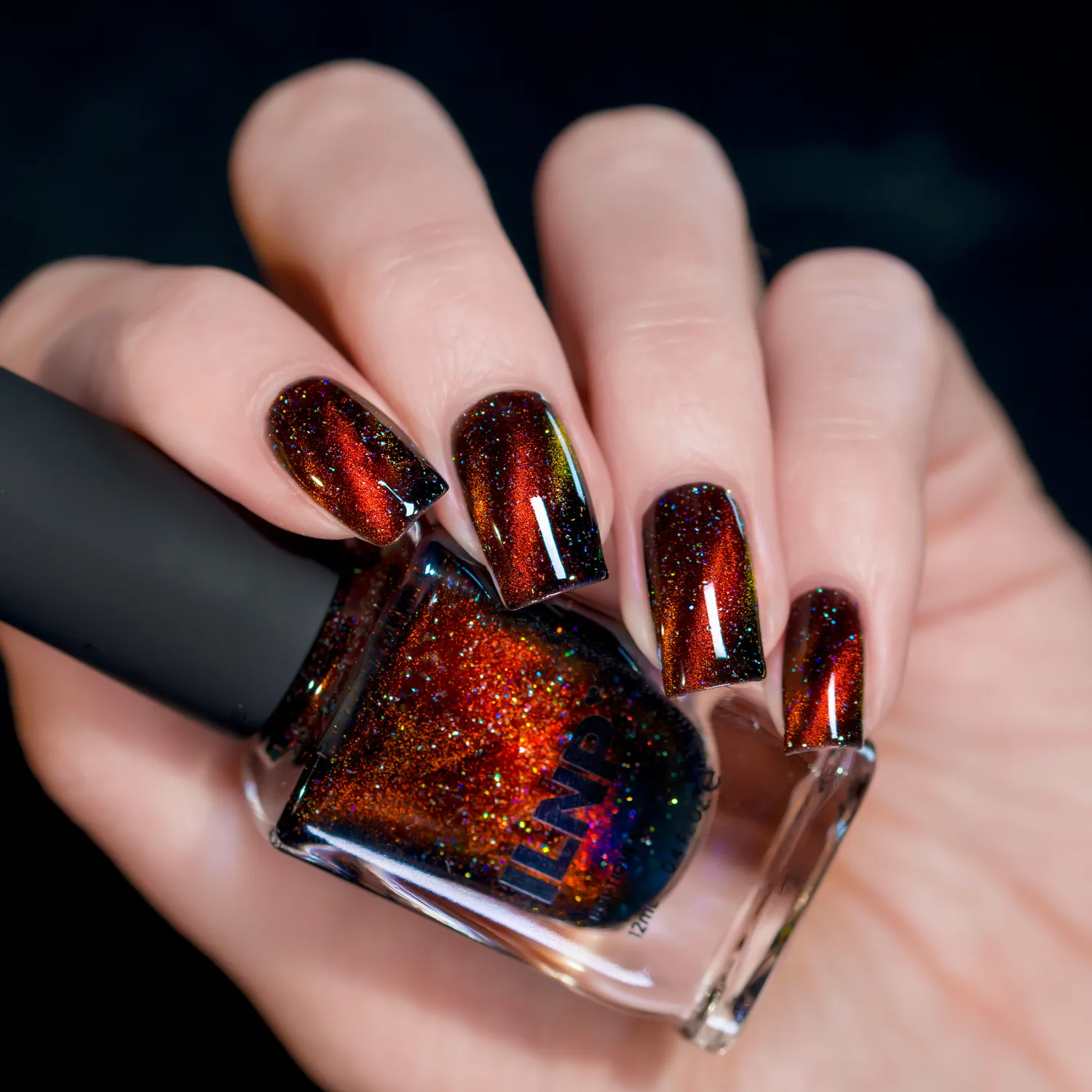 ILNP Nightlife Roulette nagellack röd magnetisk