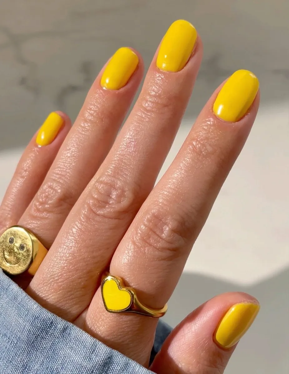 Le Mini Macaron Limoncello gellack solgul täckande