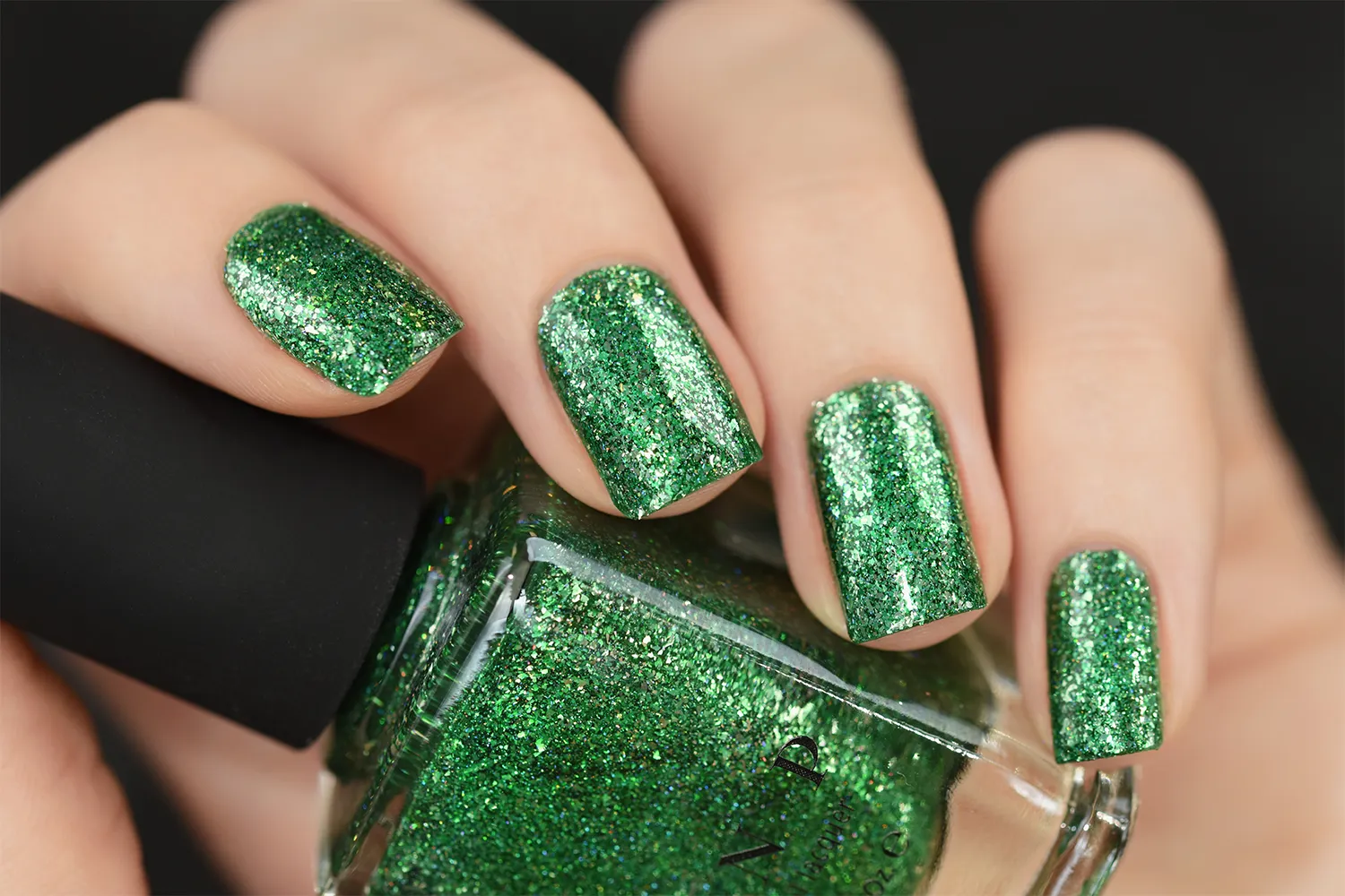 ILNP Lucky One nagellack grön metallic