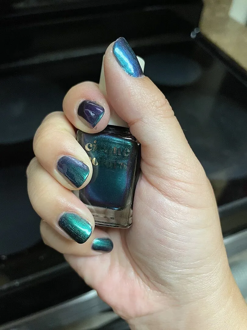 Cirque Colors Origin Unknown multikrom nagellack grön-lila