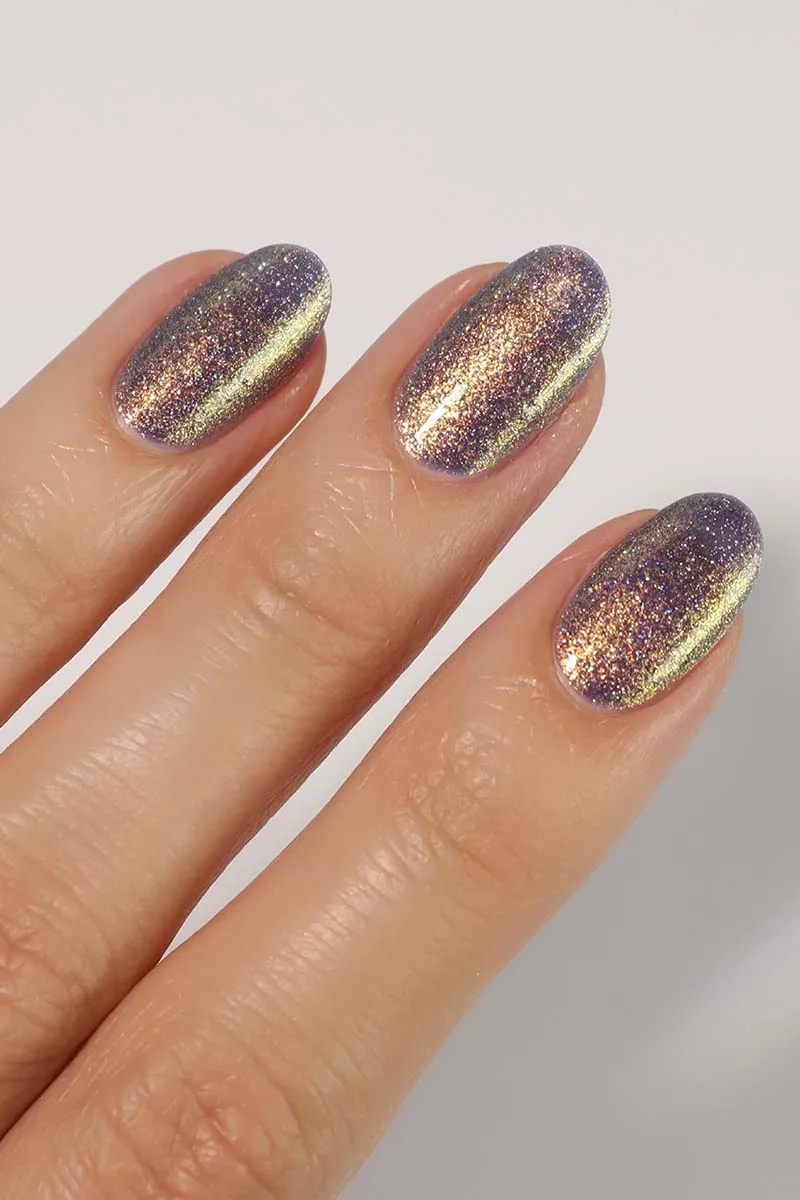 Cirque Colors Seer nagellack lila auroraskimmer