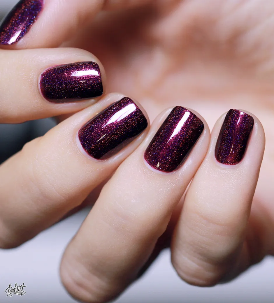 ILNP Black Orchid nagellack mörk bourgogne holografiskt