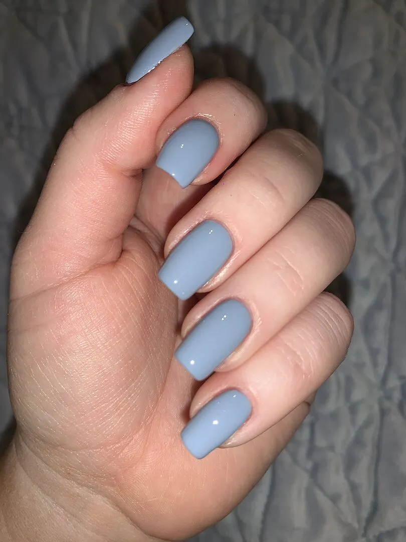 Cirque Colors Storm King nagellack ljusblågrå kräm