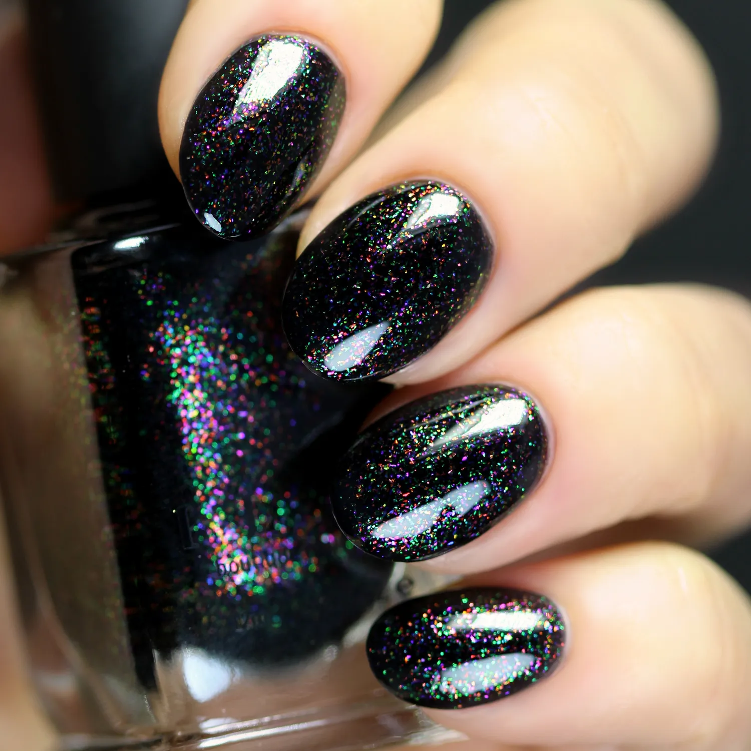ILNP Cursed nagellack svart jelly shimmer