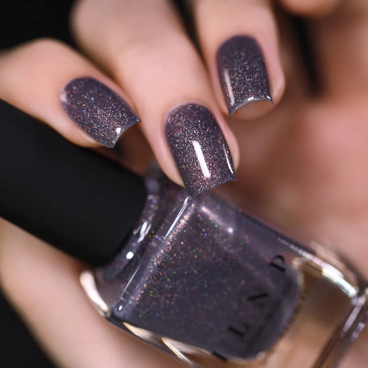 ILNP Chateau nagellack grått holografiskt skimmer