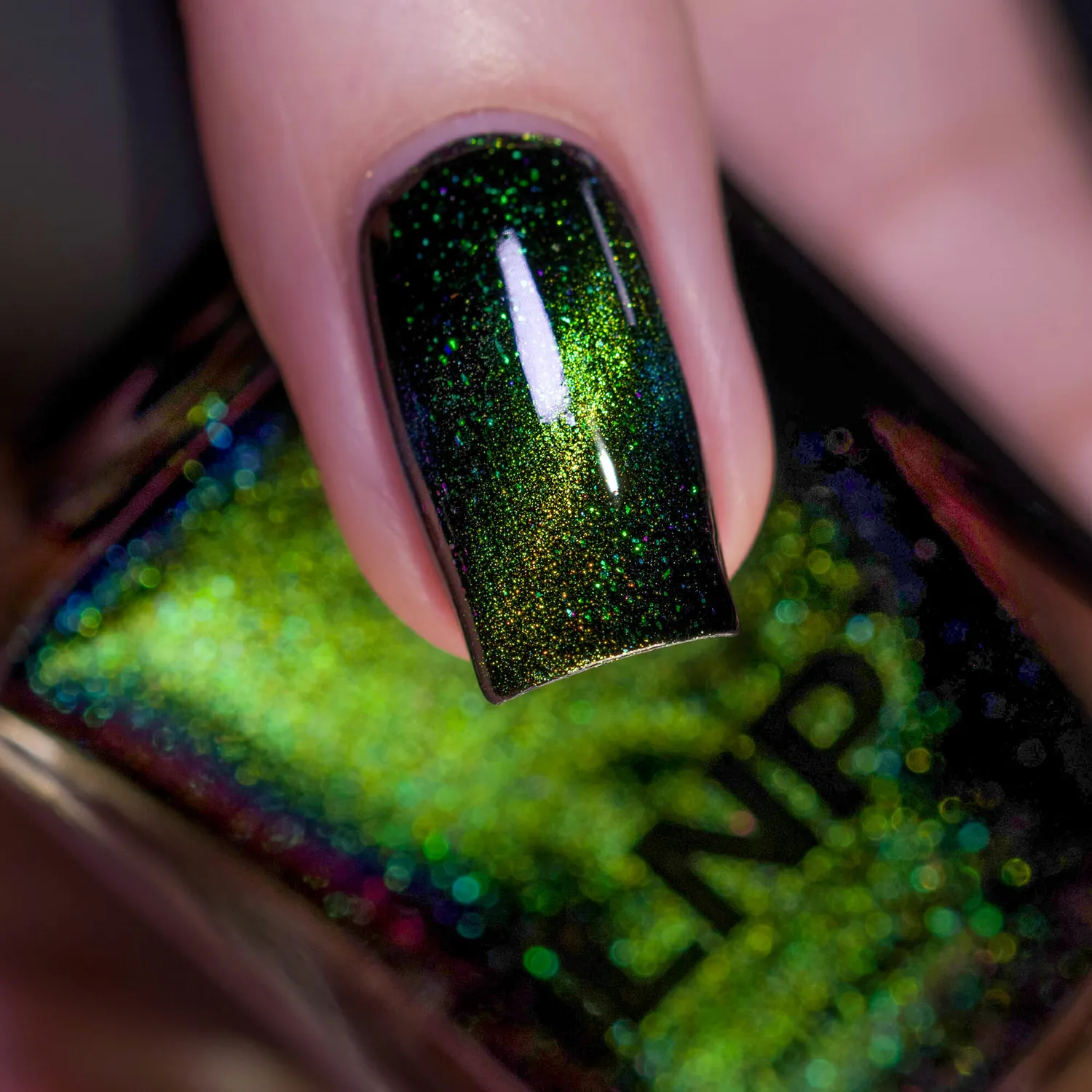 ILNP Trapped Venom nagellack magnetisk mossgrön