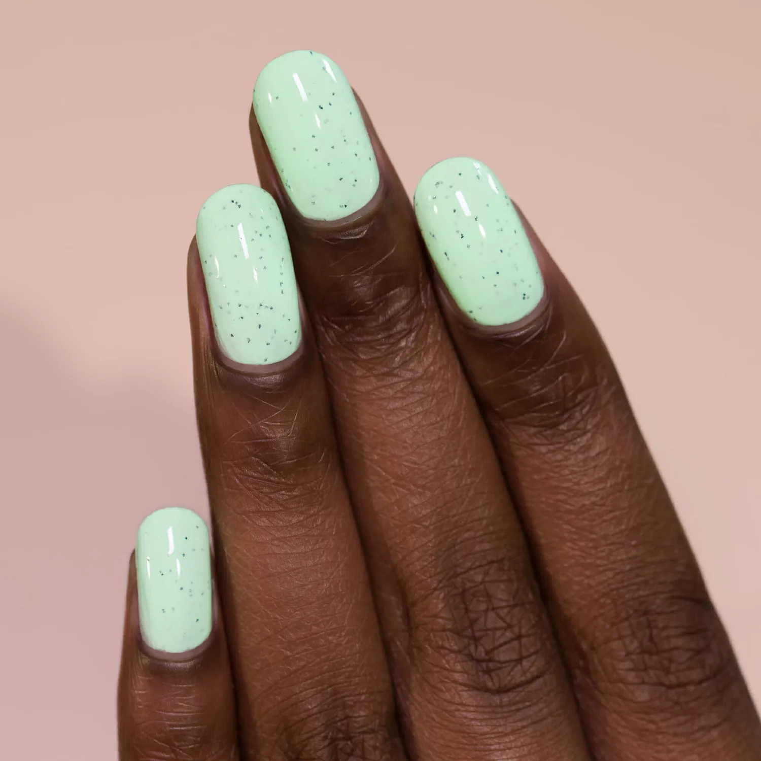 ILNP Mint Chip nagellack mint med flakes