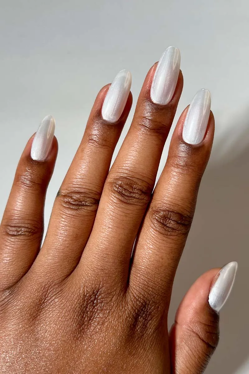 Cirque Colors Sylph nagellack vit pärlglans