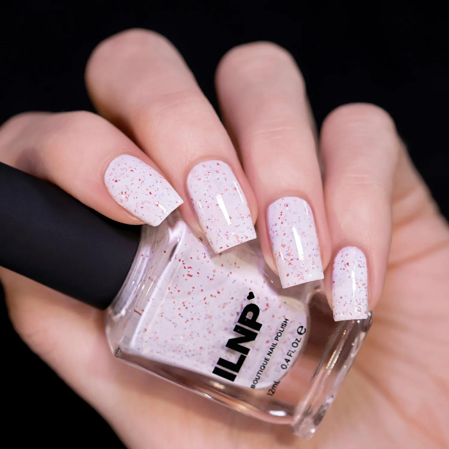 ILNP Sweetheart Heart To Heart nagellack vit flakes