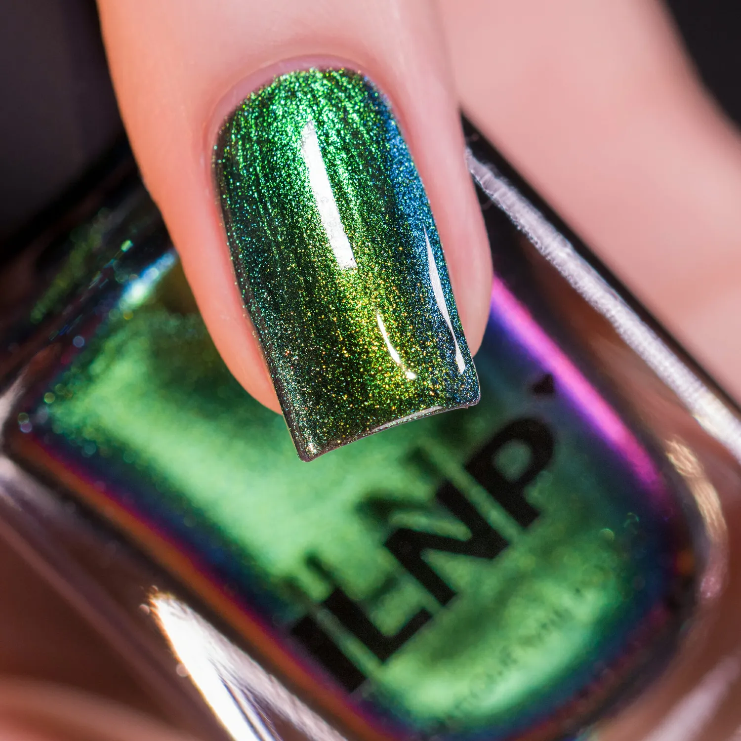 ILNP Reminisce Ultra Chrome nagellack grön-blå skiftande