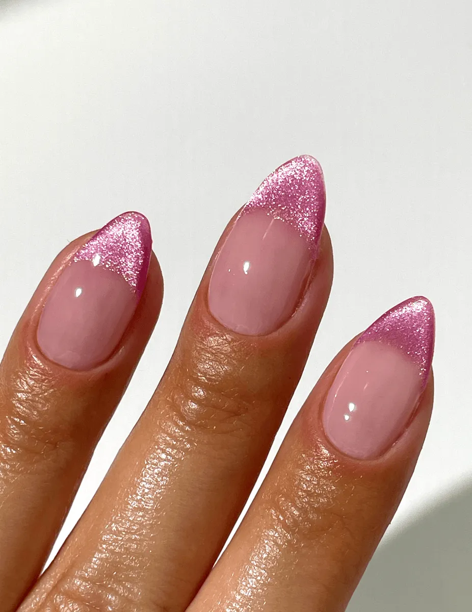 Le Mini Macaron Cosmopolitan Velvet cat eye gellack bärrosa