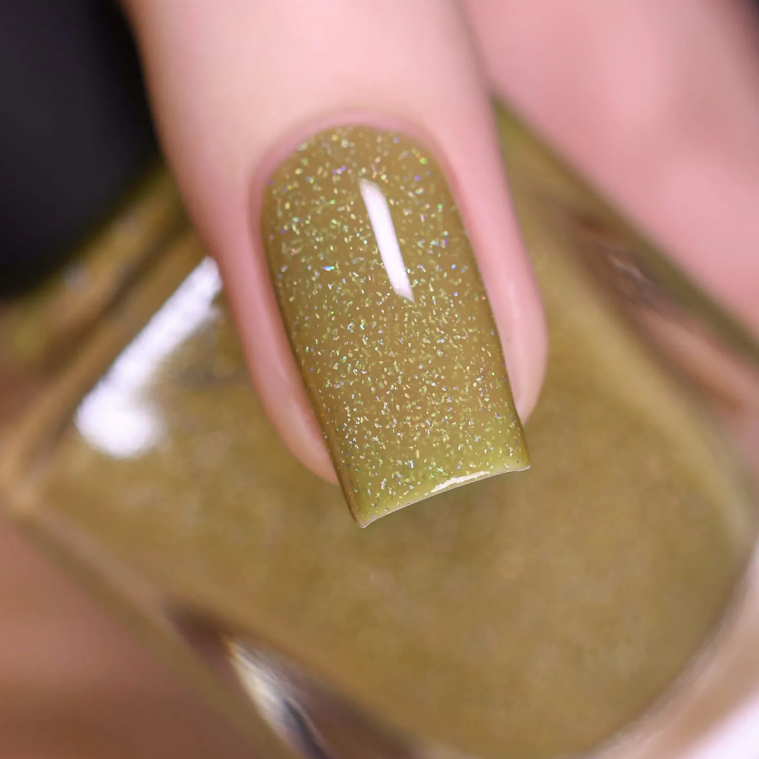 ILNP Courtyard Morning Dew nagellack khaki holographic