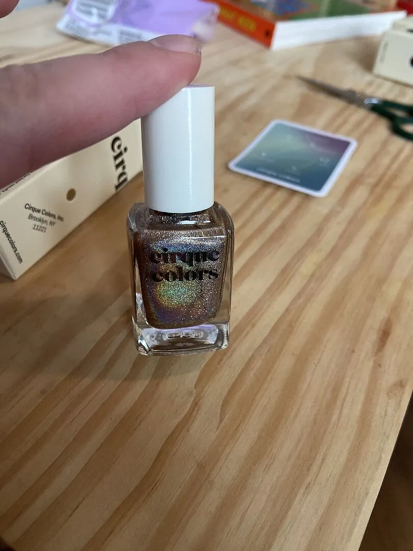 Cirque Colors Space Cowboy nagellack beige holografisk