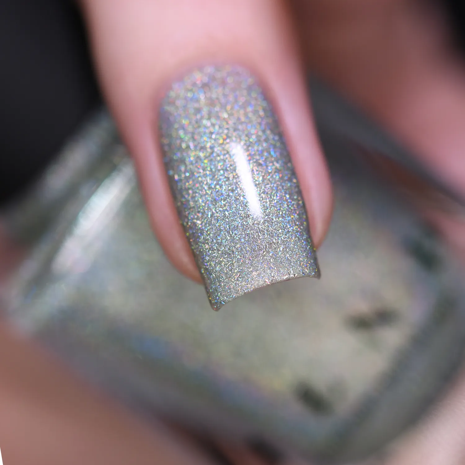 ILNP Ever After Sage nagellack holografisk grön