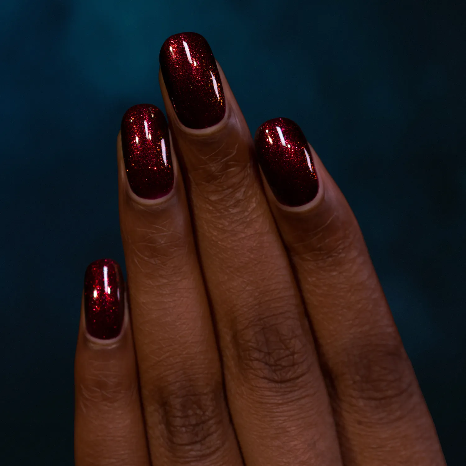 ILNP Coven Sabrina nagellack mörkröd skimmer