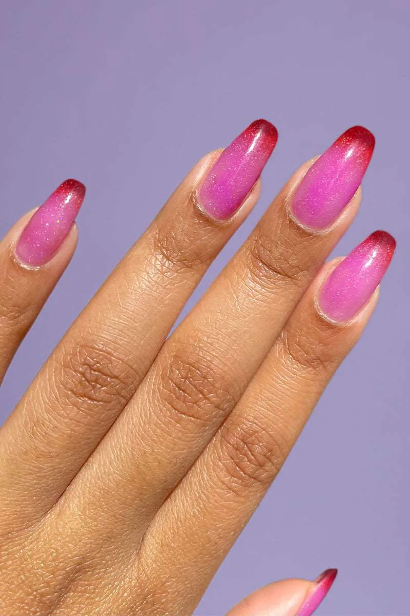 Cirque Colors Lost Berry nagellack termiskt röd-rosa