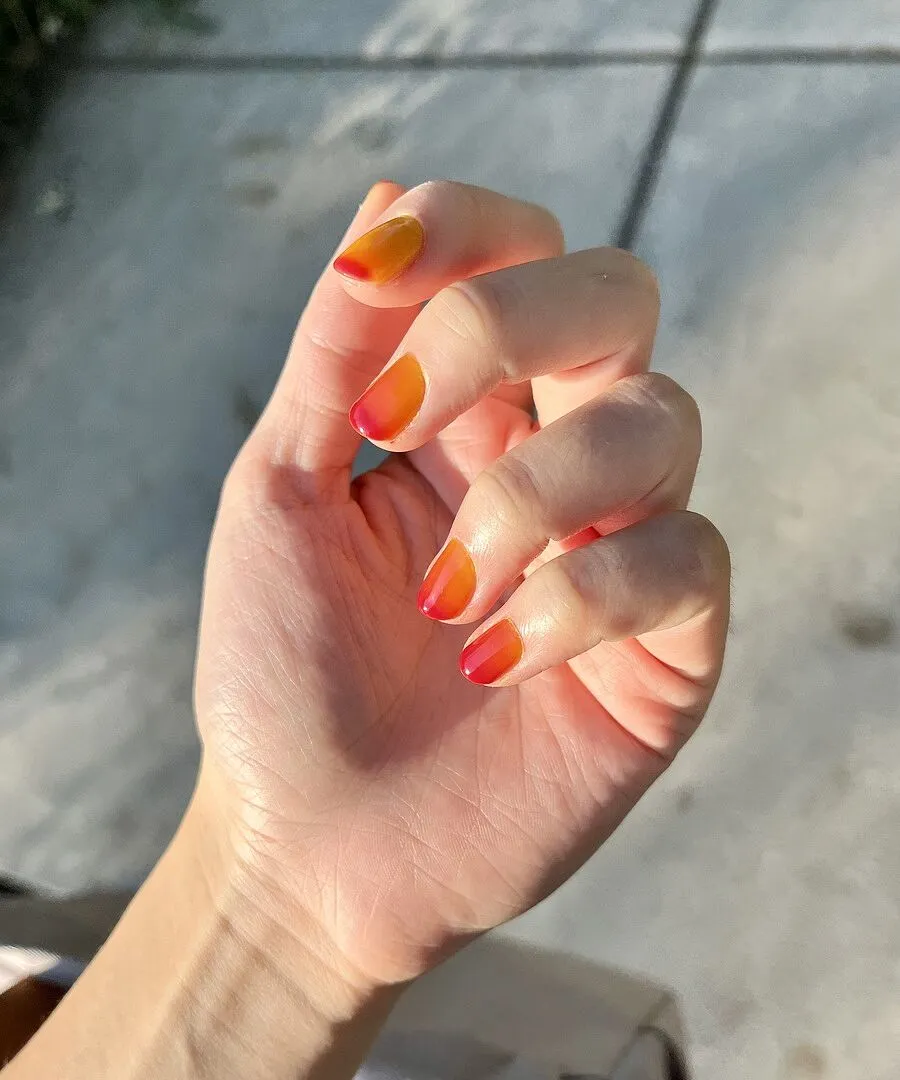 Cirque Colors Tequila Sunrise nagellack termisk matt