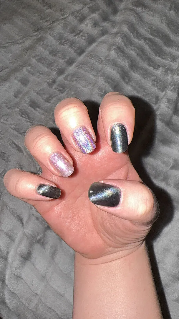 Cirque Colors Black Swan nagellack magnetisk svart