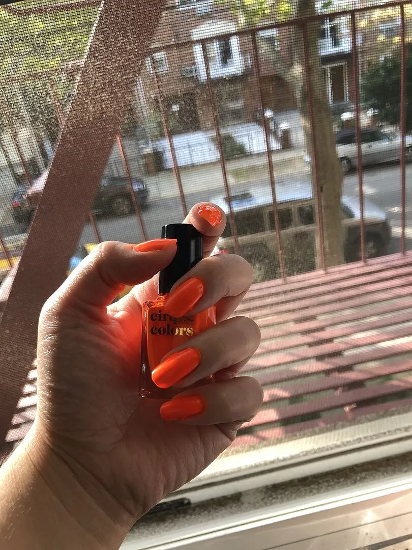 Cirque Colors Superfreak nagellack neonorange kräm