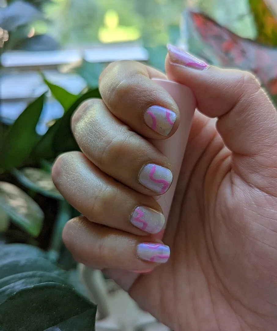 Cirque Colors Ghost Rose nagellack ljusrosa skimmer