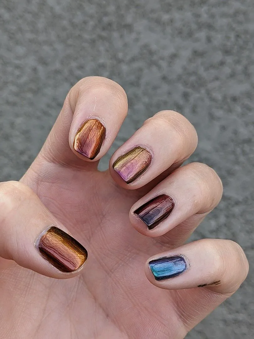 Cirque Colors Origin Unknown multikrom nagellack grön-lila