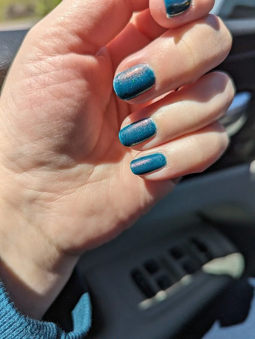 Cirque Colors Taos nagellack teal rosa skimmer