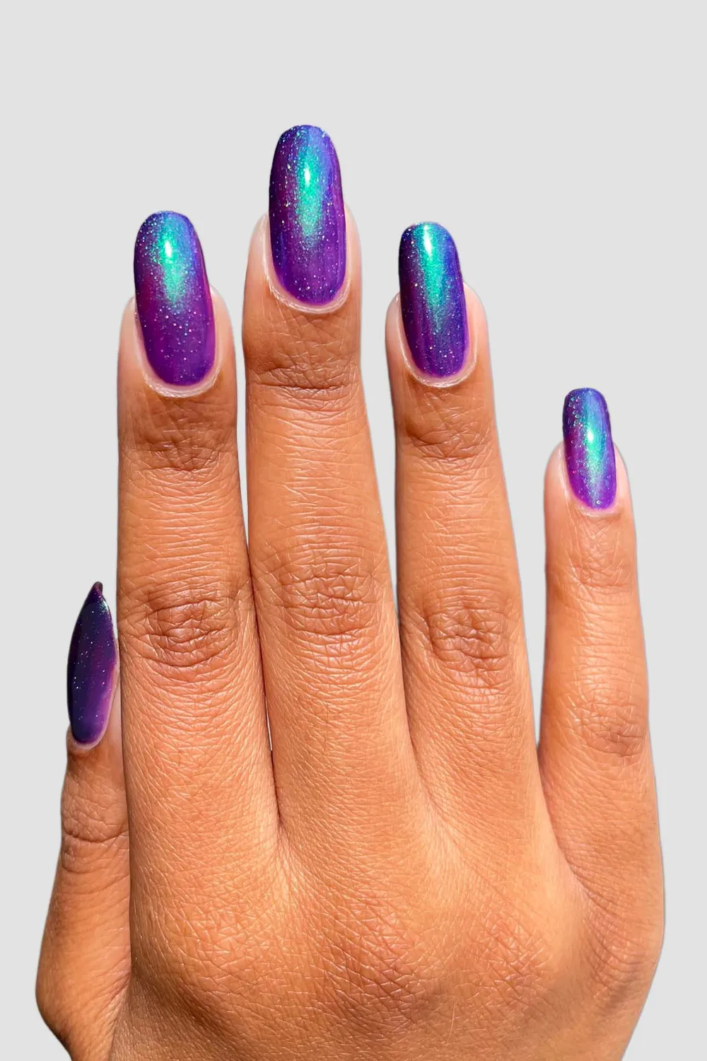Cirque Colors Night Fever nagellack lila skimmer