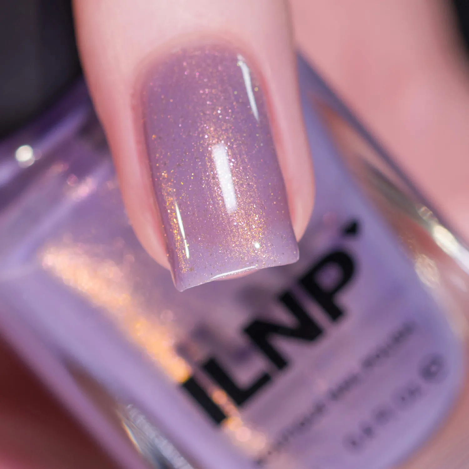 ILNP Lilac Bridges nagellack lila guldshimmer