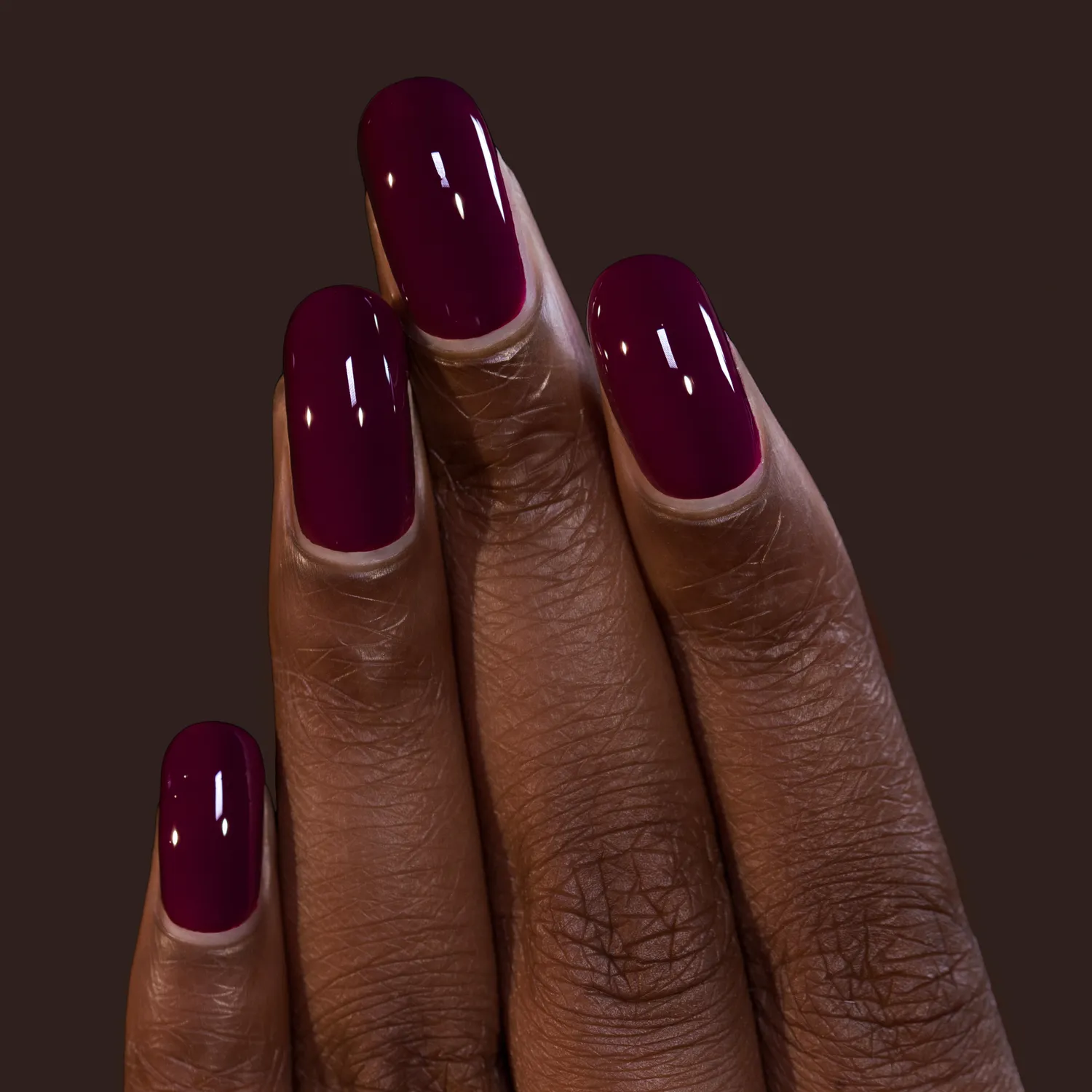 ILNP Fall Serenade Currant nagellack krämig mörklila