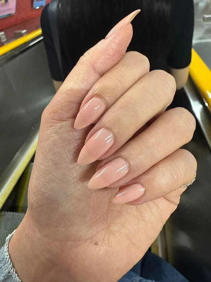 Cirque Colors Chiffon nagellack ljusrosa sheer