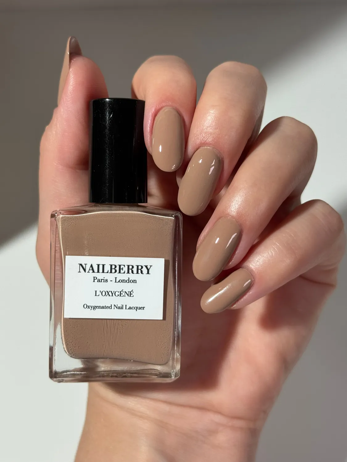 Nailberry Honesty nagellack 14 ml mörkbeige