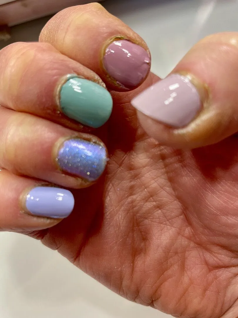 Cirque Colors Whitney nagellack dammig lilarosa crème