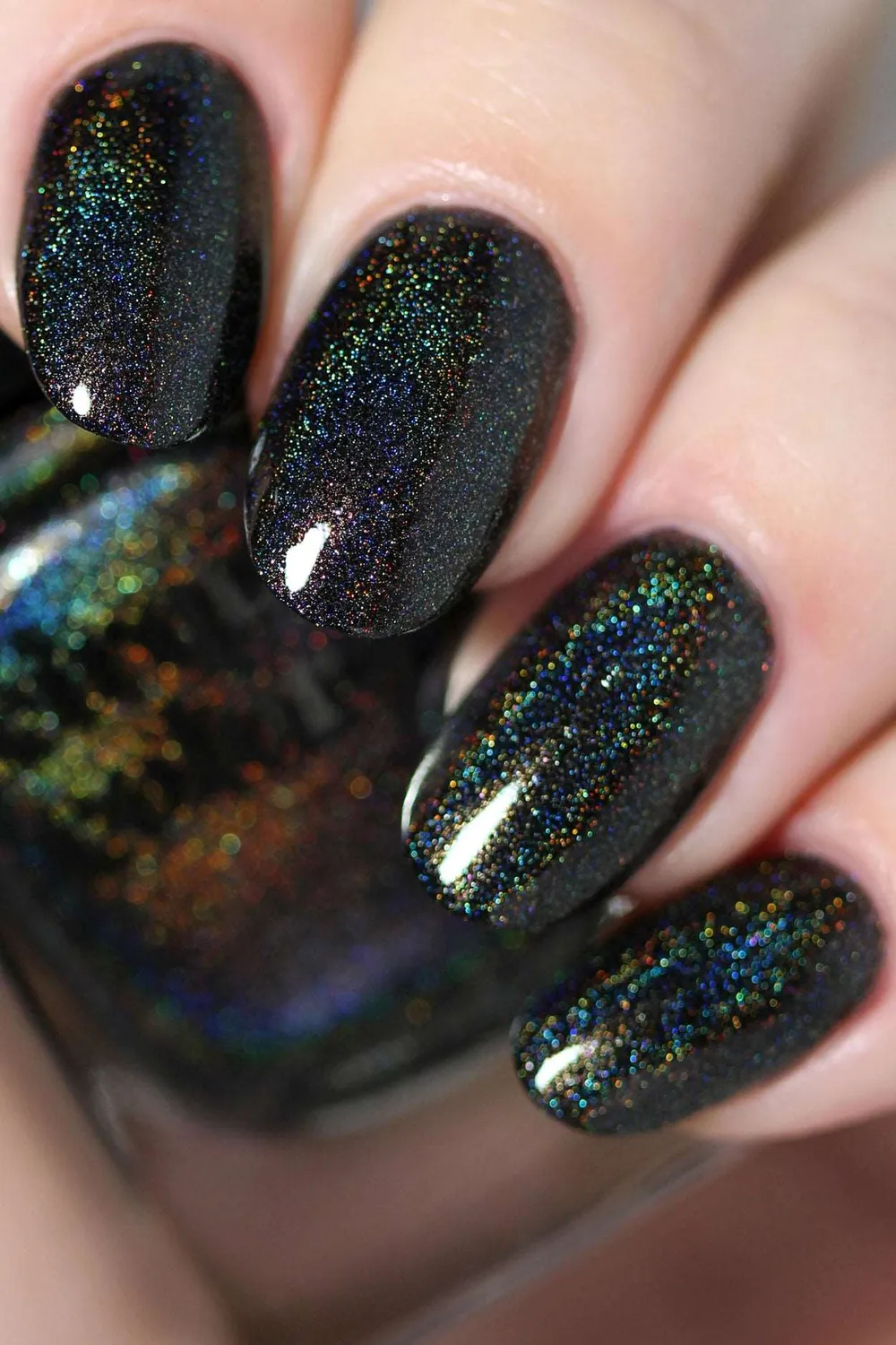 Cirque Colors Alter Ego nagellack svart holo