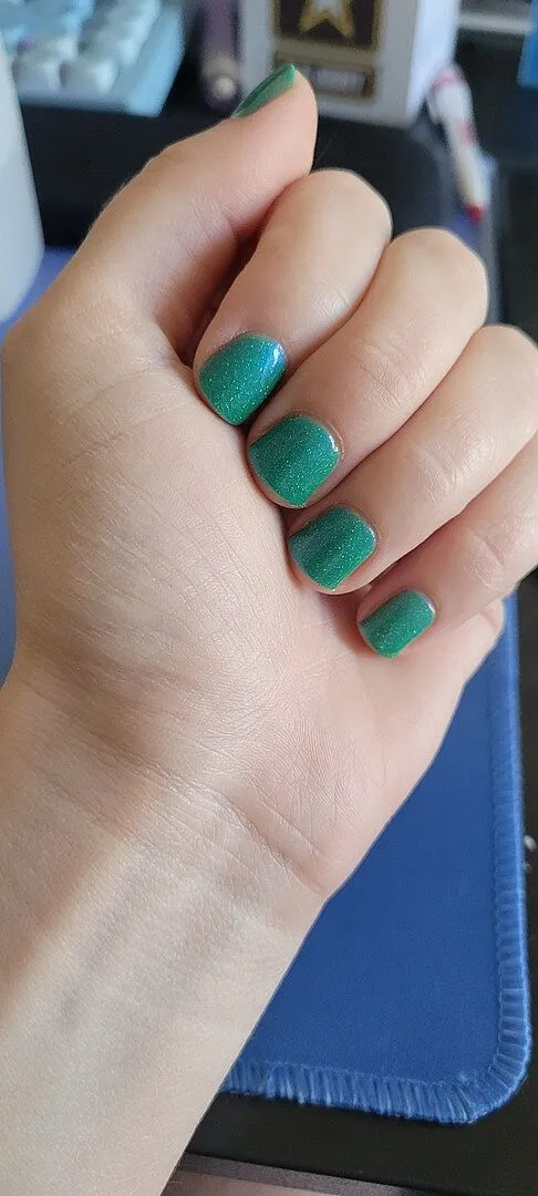 Cirque Colors Saboteur nagellack ljus teal shimmer