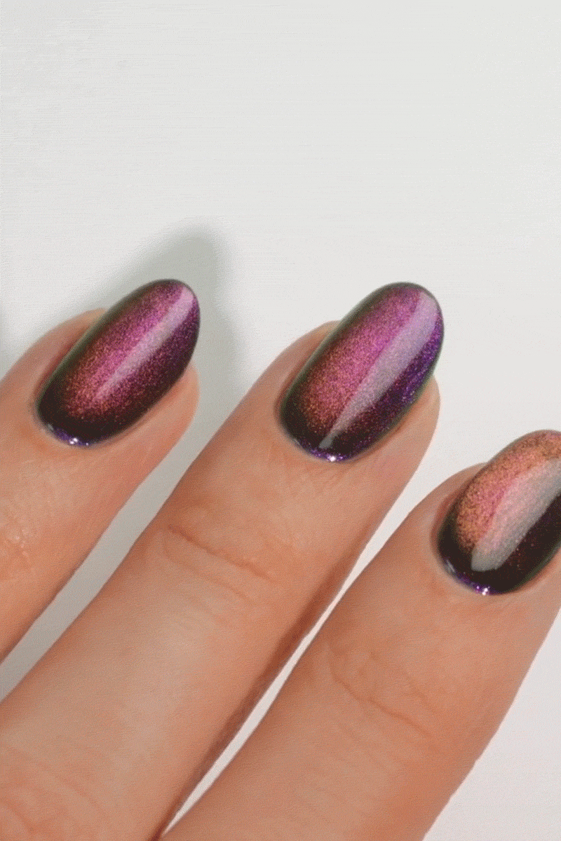Cirque Colors Folie à Deux nagellack – magnetisk grön