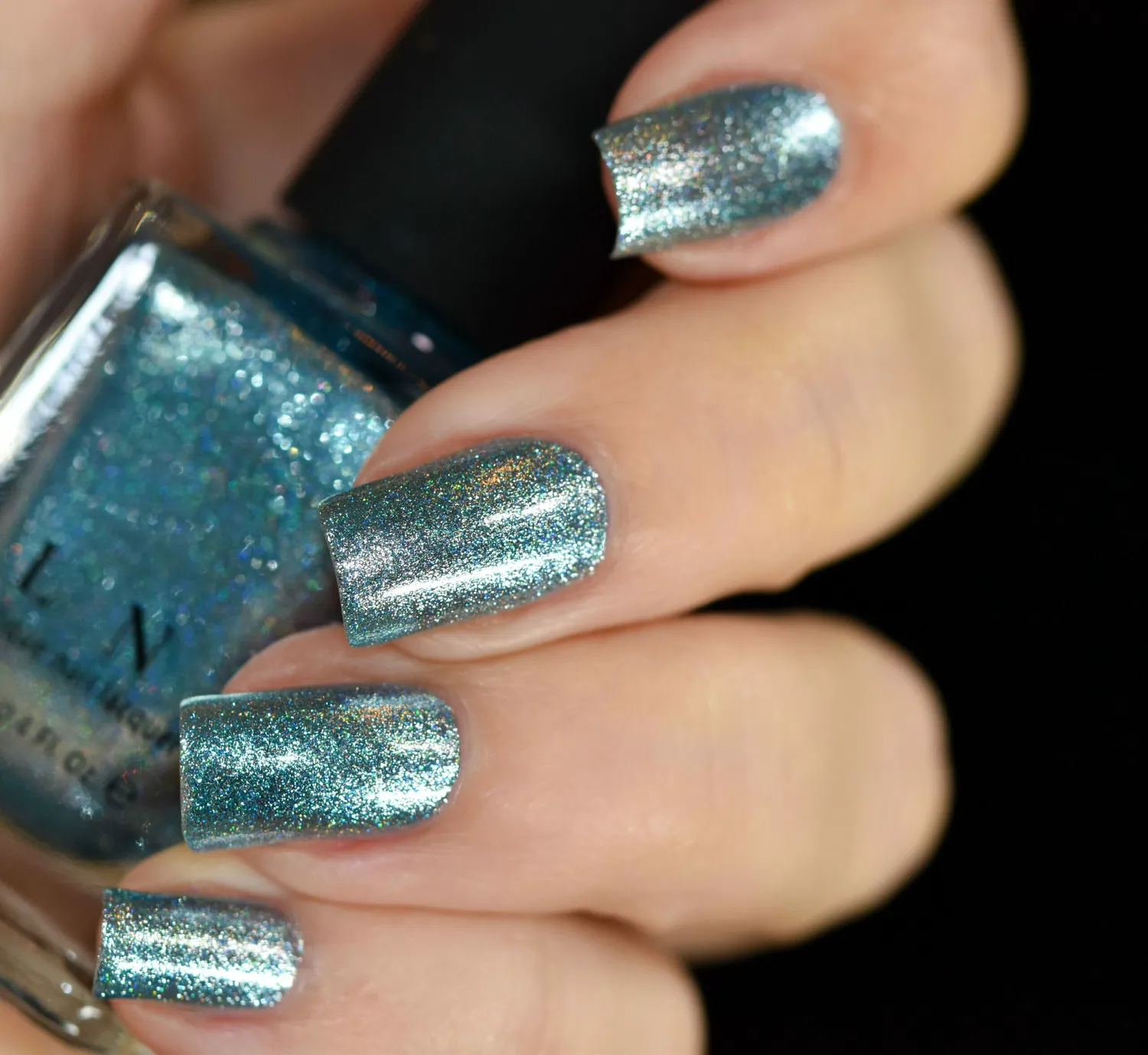 ILNP New Day nagellack isblå metallic