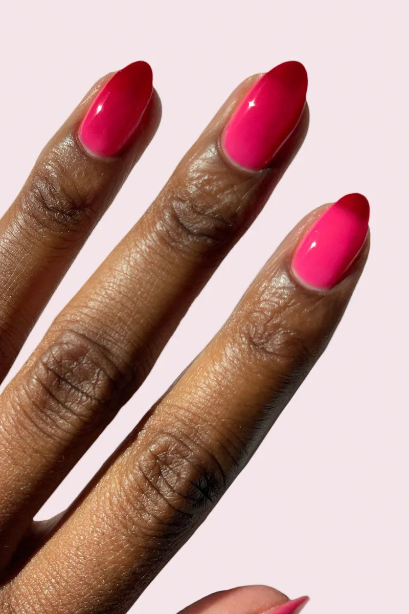 Cirque Colors Mushroom Kingdom nagellack termisk röd