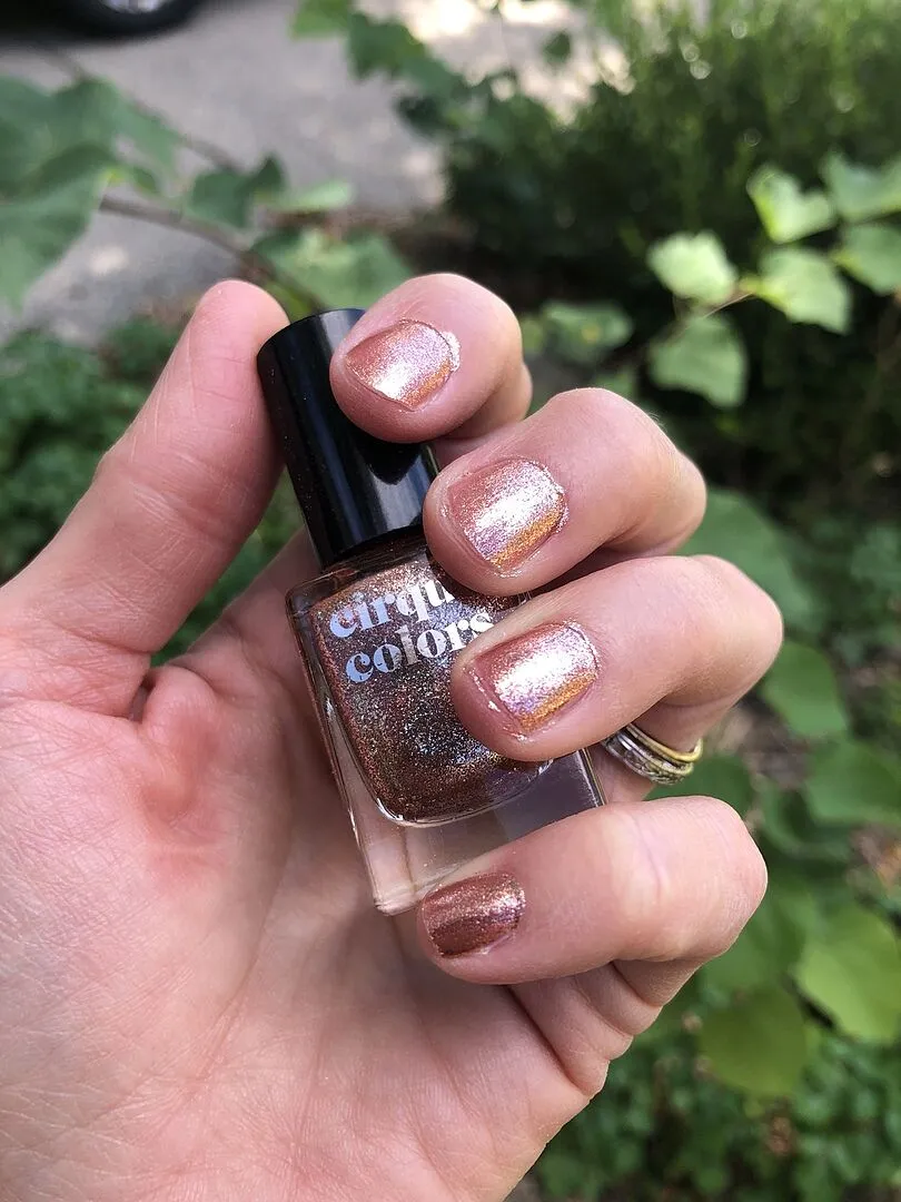 Cirque Colors Halcyon nagellack metalliskt roséguld