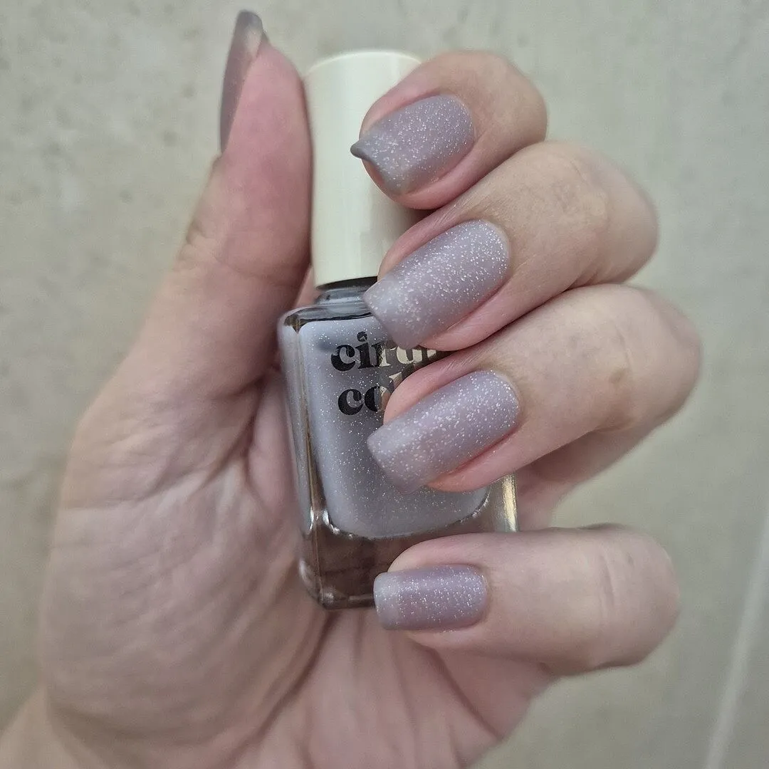 Cirque Colors Witching Hour nagellack termisk svart