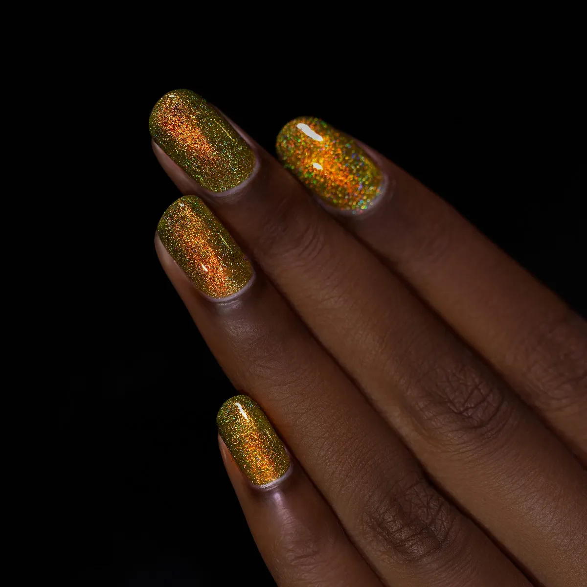 ILNP Legacy nagellack oliv skiftande shimmer