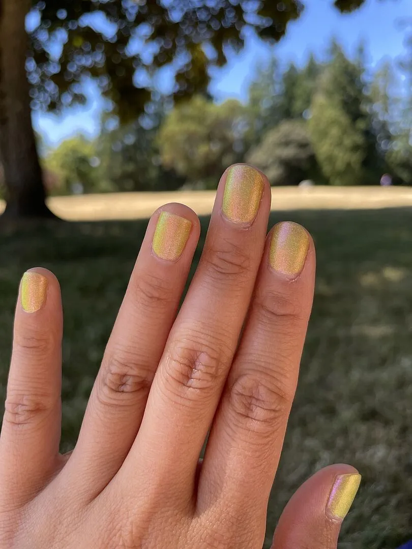 Cirque Colors You Tart nagellack holografisk syrgrön