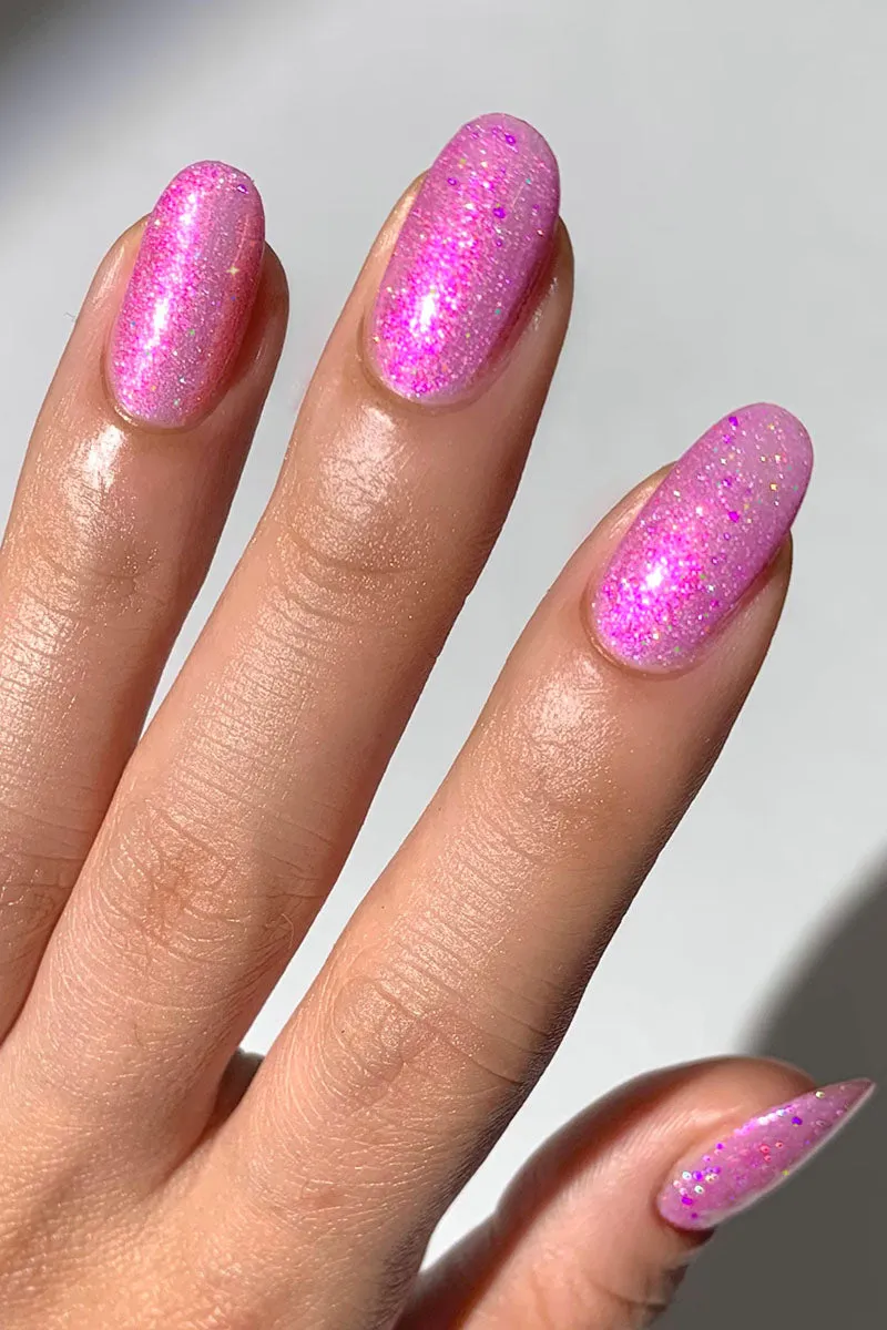Cirque Colors Pinky’s Up nagellack magenta holografisk shimmer