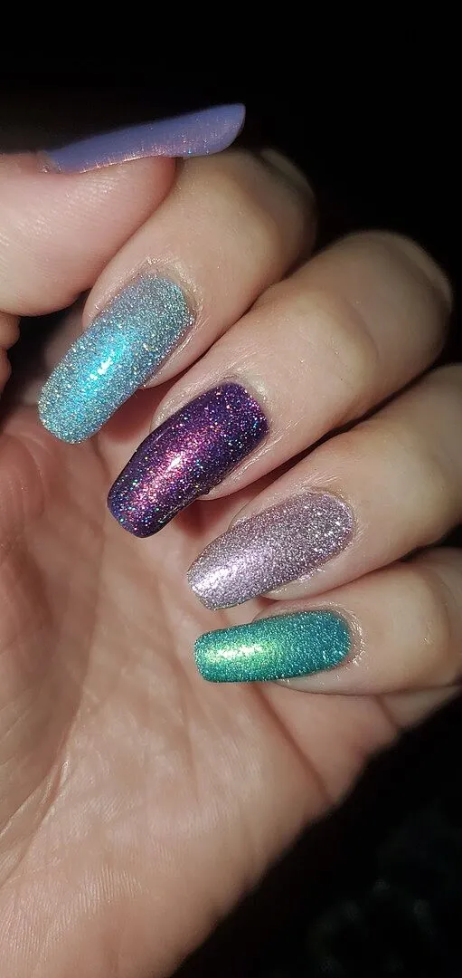 Cirque Colors Unrequited Love nagellack sheer blå shimmer