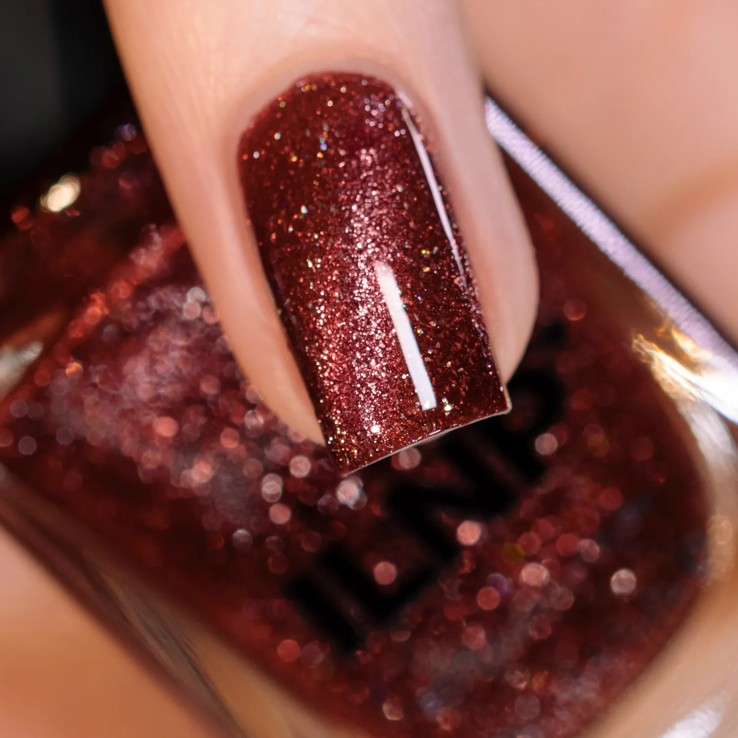 ILNP Cherry Cola magnetiskt nagellack brun magneteffekt