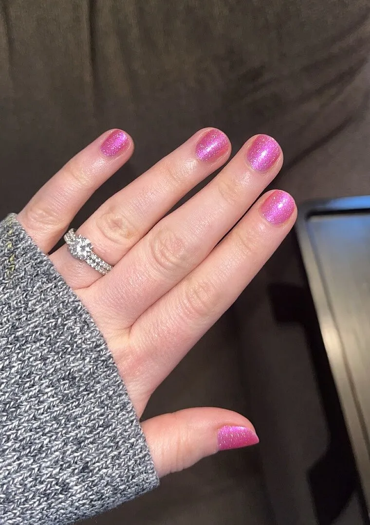 Cirque Colors Pinky’s Up nagellack magenta holografisk shimmer